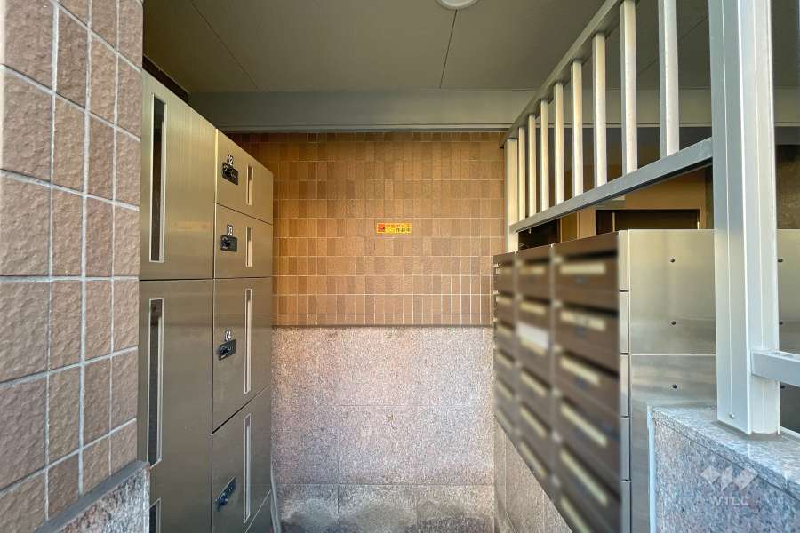 宅配ボックスと共用ポスト　