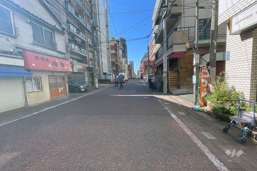 敷地南側前面道路（東側から）