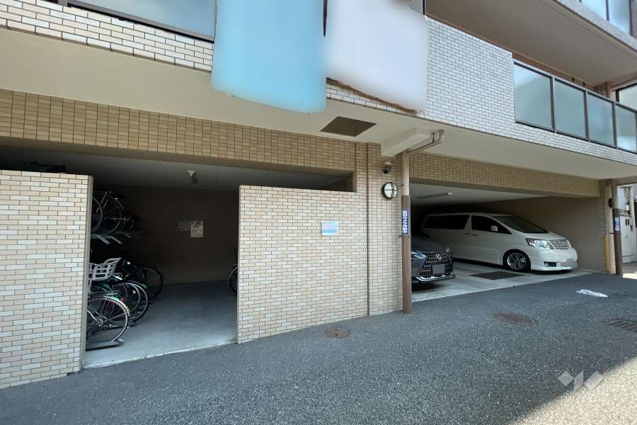 敷地内駐車場（屋内平面式）