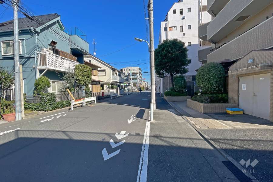 敷地北側前面道路（西側から）