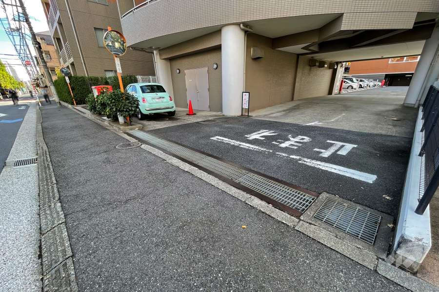 駐車場の出入り口・敷地内駐車場（屋外平面式・屋外機械式）