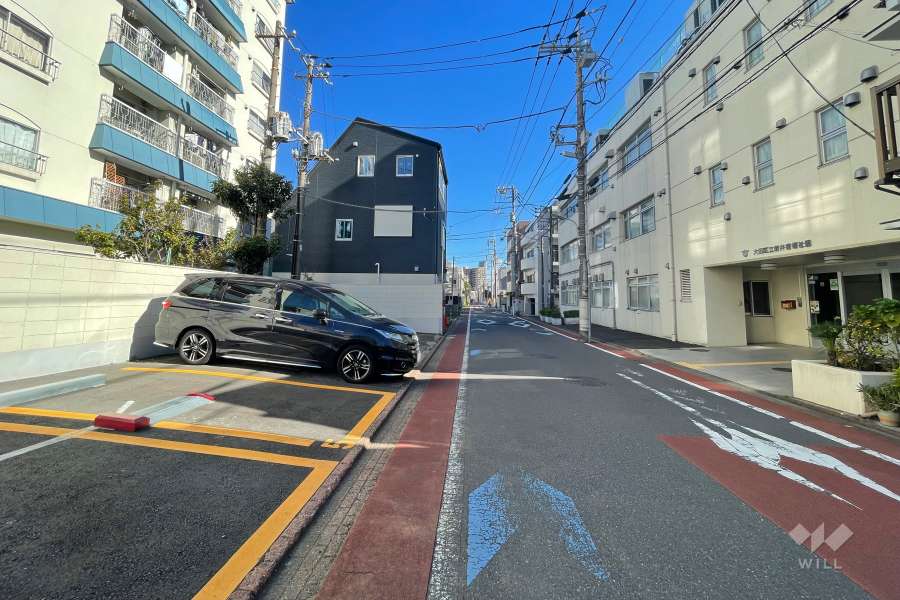敷地南東側の前面道路