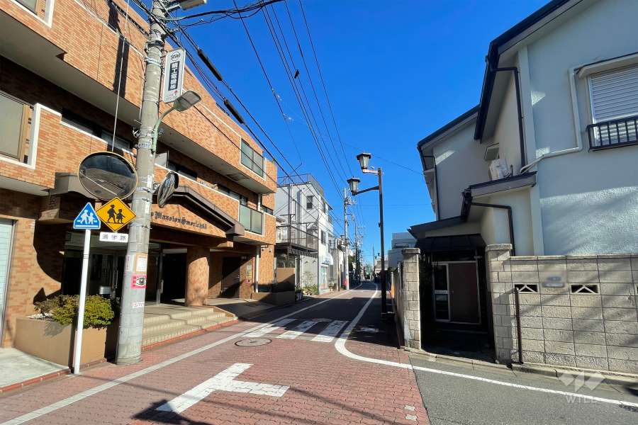 敷地南東側の前面道路