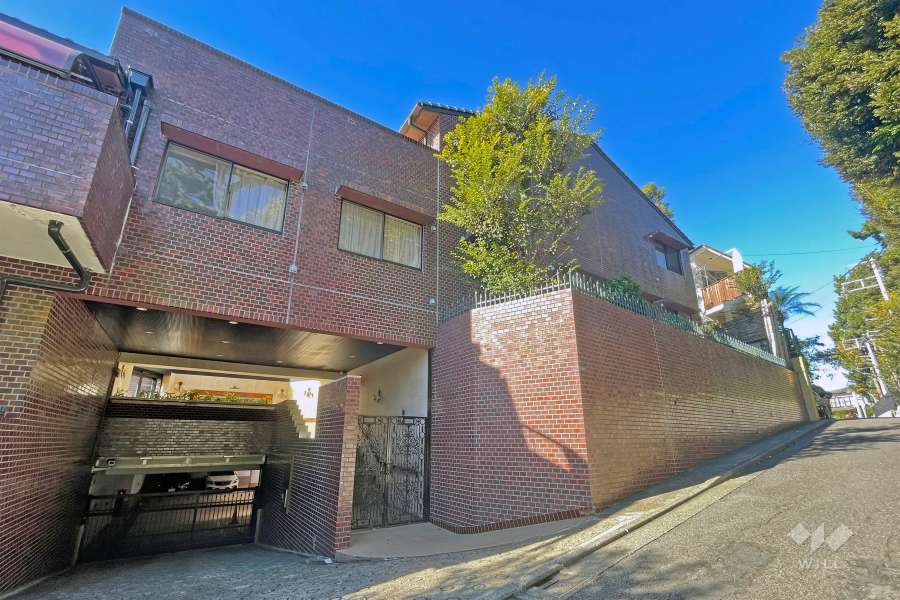 ネオハイツヴェルビュの外観（東側から）