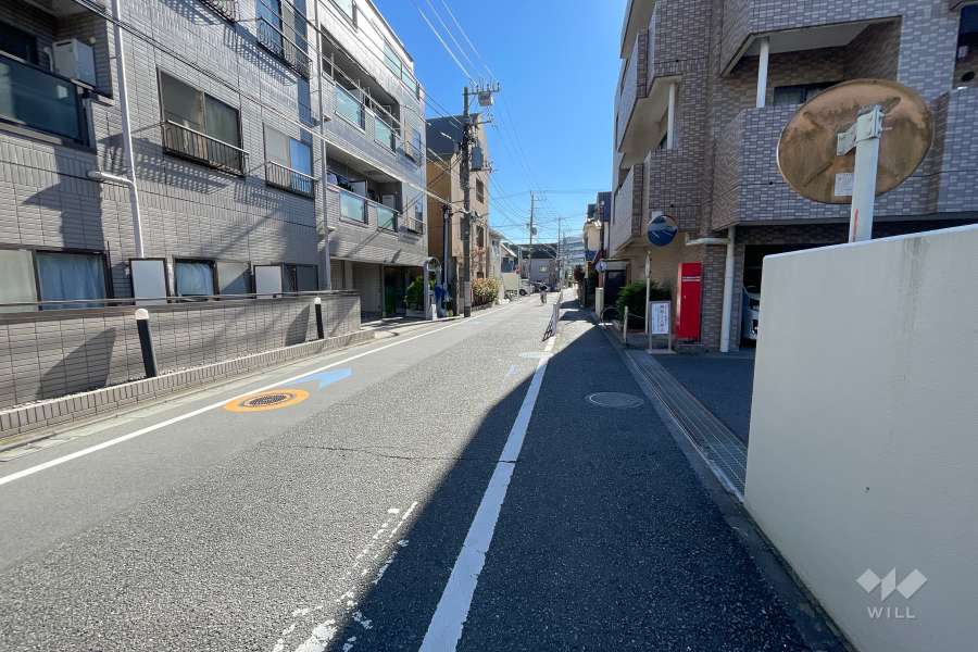 敷地南西側の前面道路