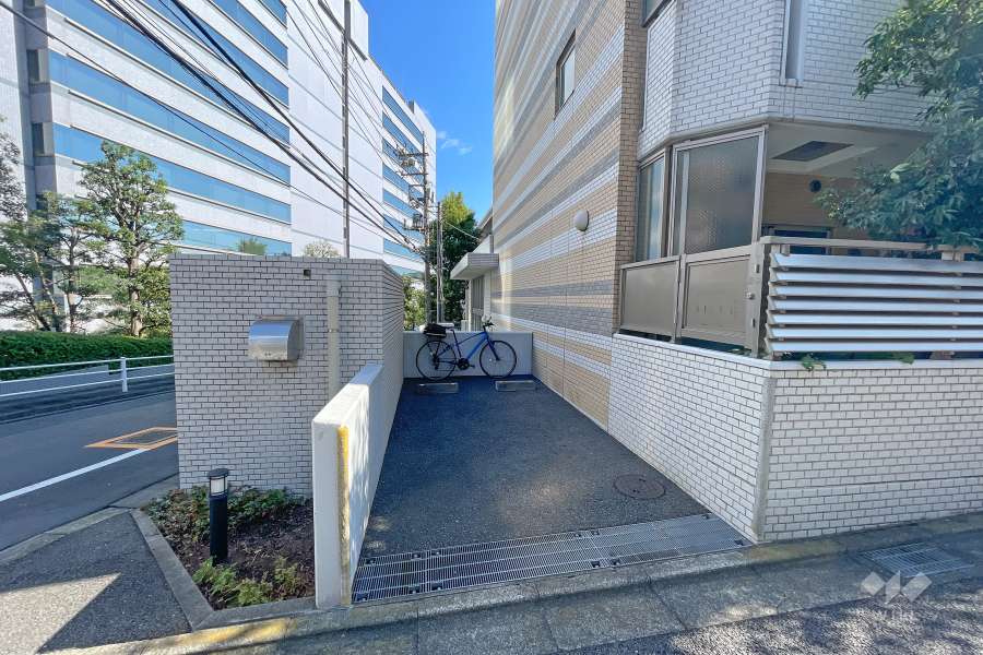 敷地内駐車場（屋外平面式）