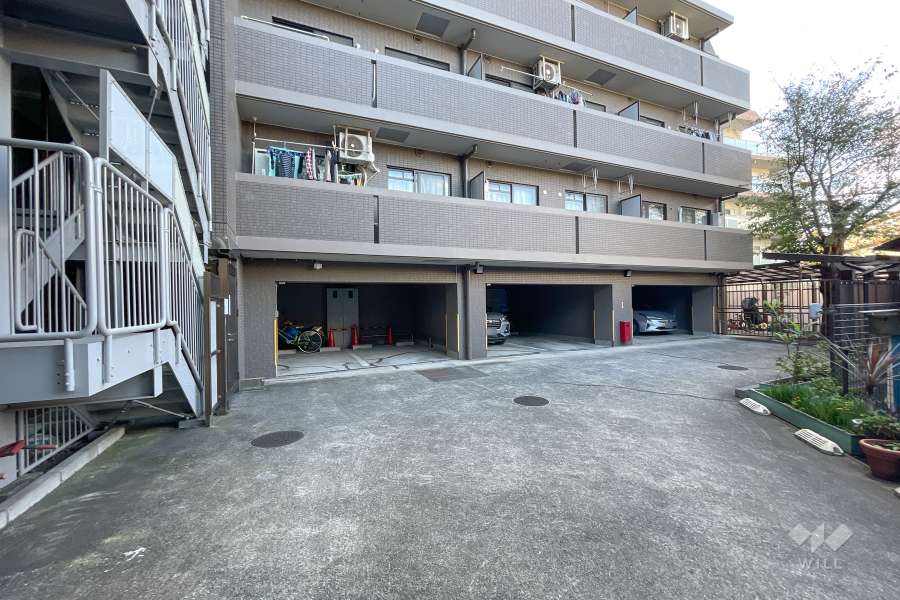 敷地内駐車場（屋内平面式）