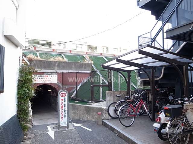 敷地の北側にはJR東海道本線が走っています。