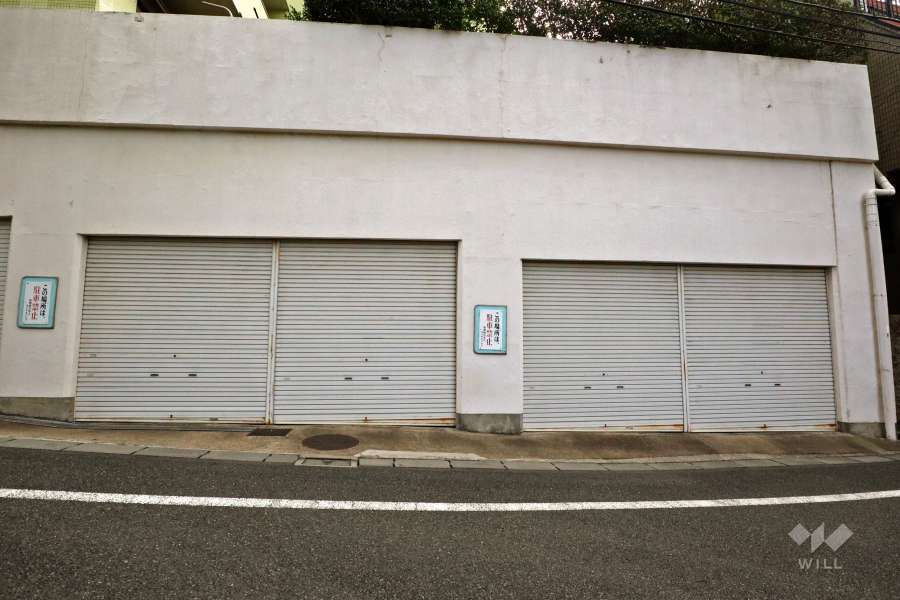 駐車場の出入り口