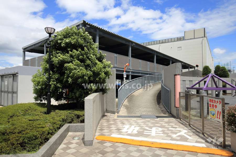 駐輪場へのアプローチ