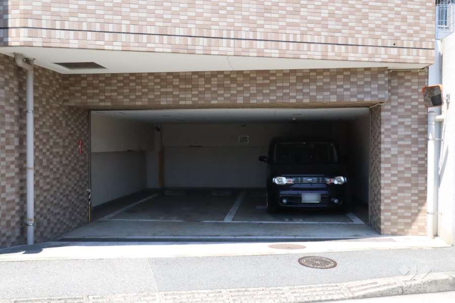 敷地内駐車場（屋内平面式）