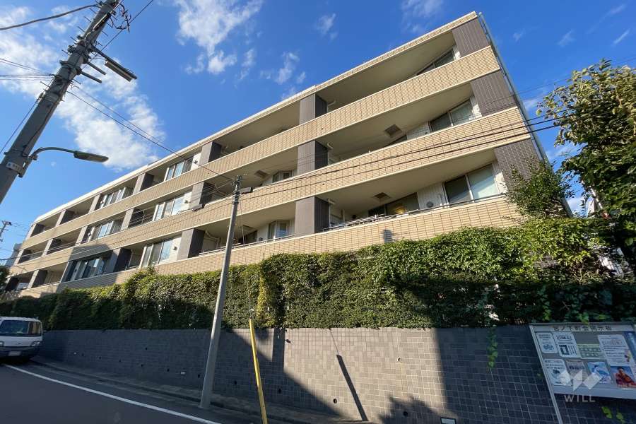 グローリオヒルズ西馬込の外観（南東側から）