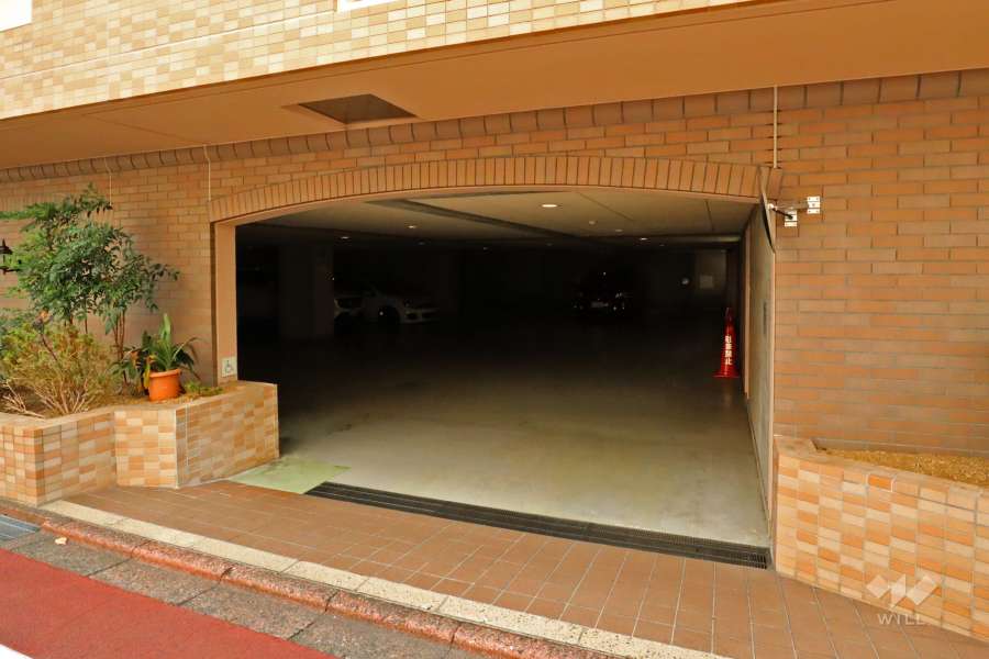 駐車場の出入り口・敷地内駐車場（屋内平面式）