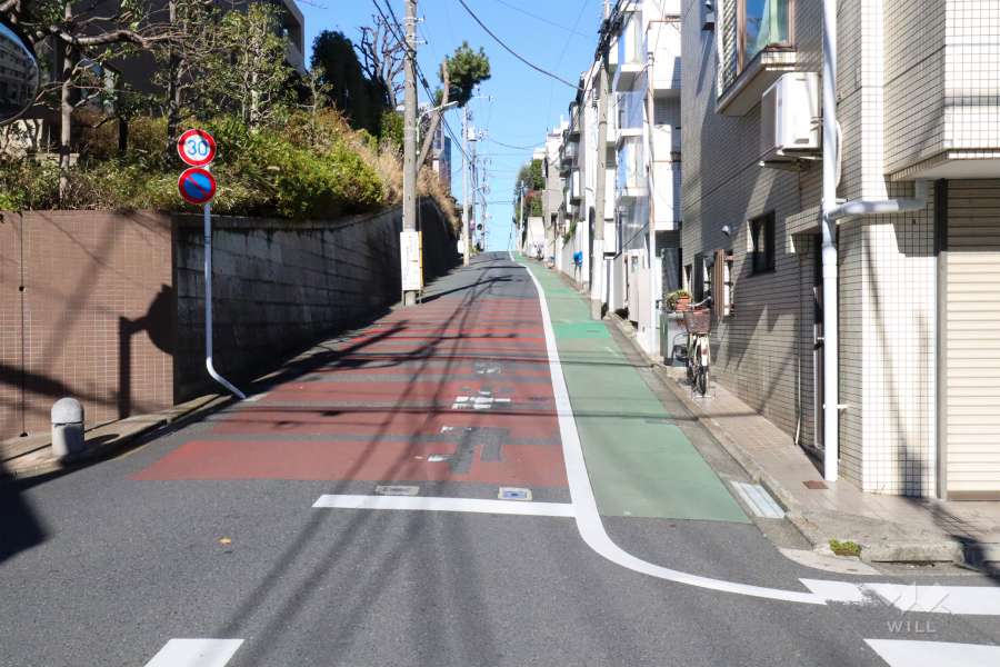 敷地東側の前面道路
