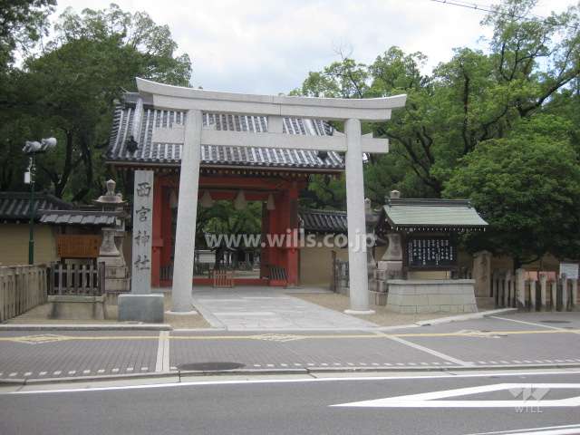 マンション西側に西宮神社があります。