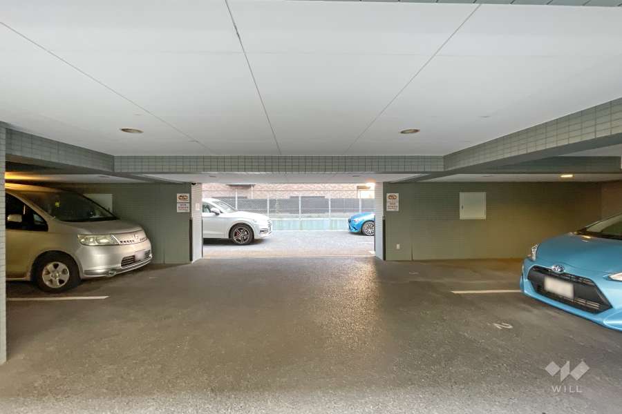 敷地内駐車場（屋内・屋外平面式）