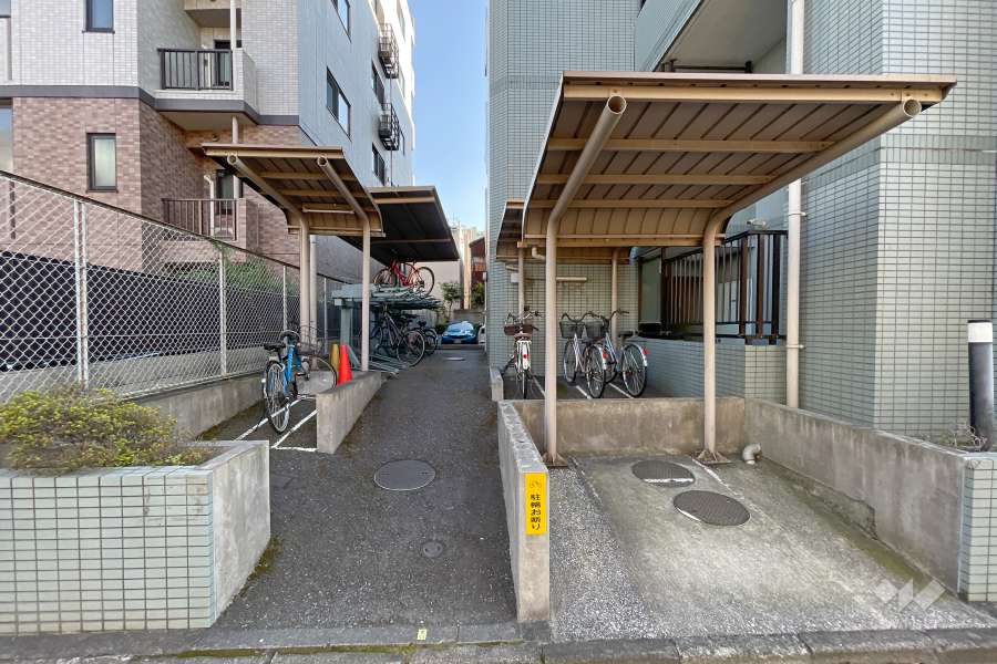 駐輪場（屋根付き）