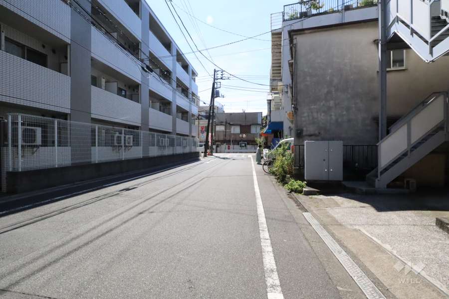 敷地南西側の前面道路