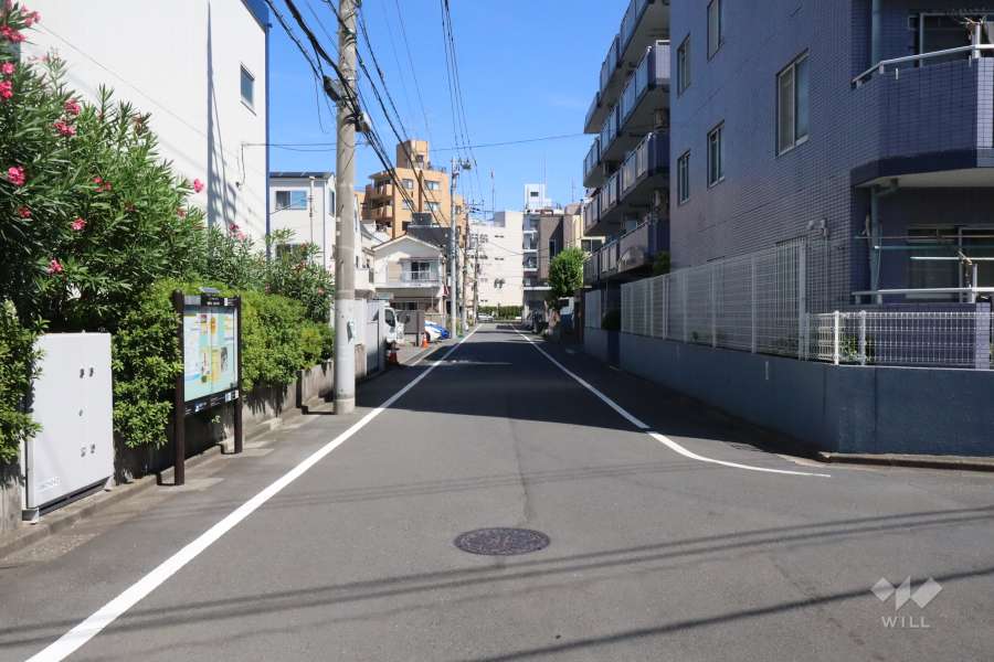 敷地南西側の前面道路