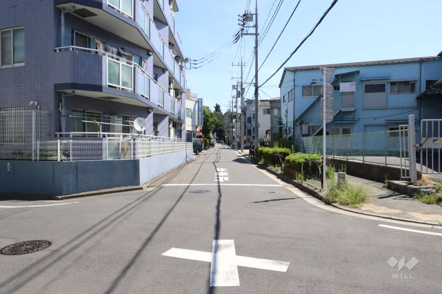 敷地南東側の前面道路