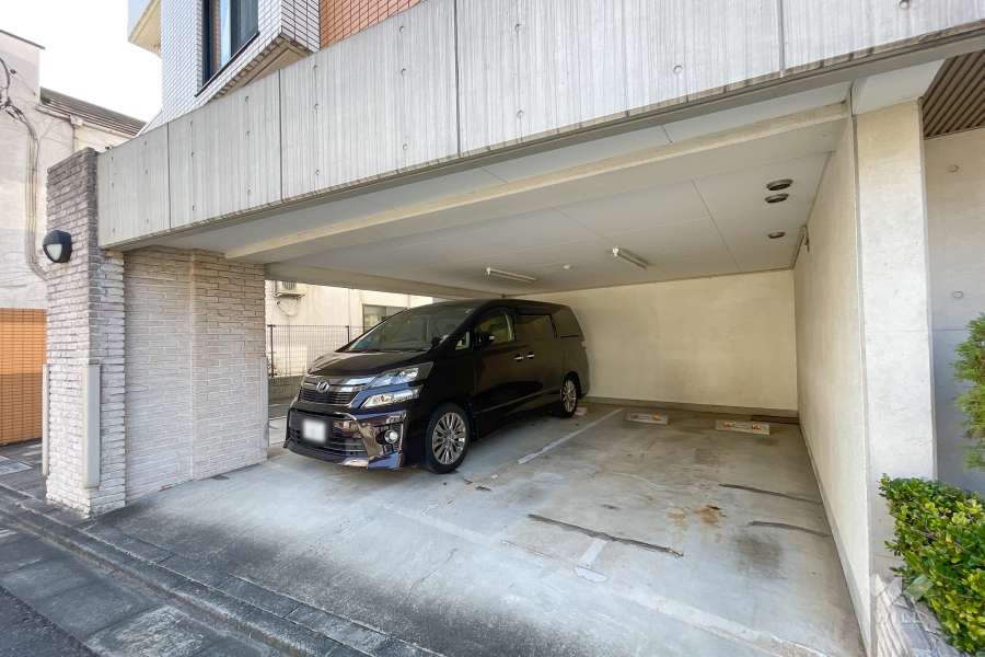 敷地内駐車場（屋内平面式）　