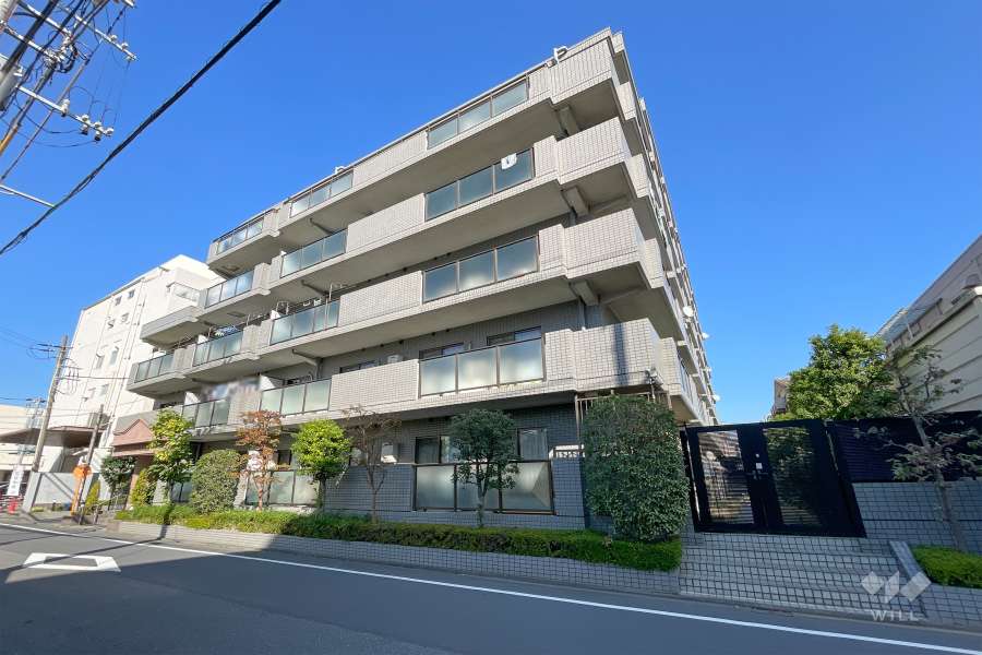 エンゼルハイム仲池上の外観（南側から）　