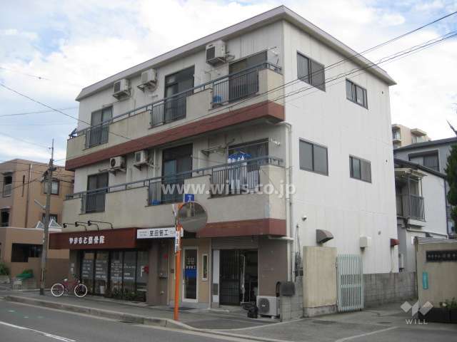 ロイヤル北口マンションの外観（北西側から）