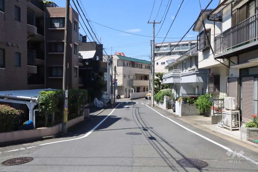 敷地北西側の前面道路