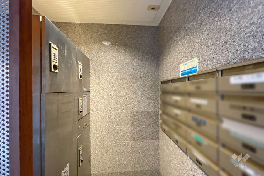 宅配ボックスと集合ポスト