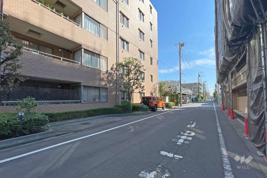 敷地南西側の前面道路