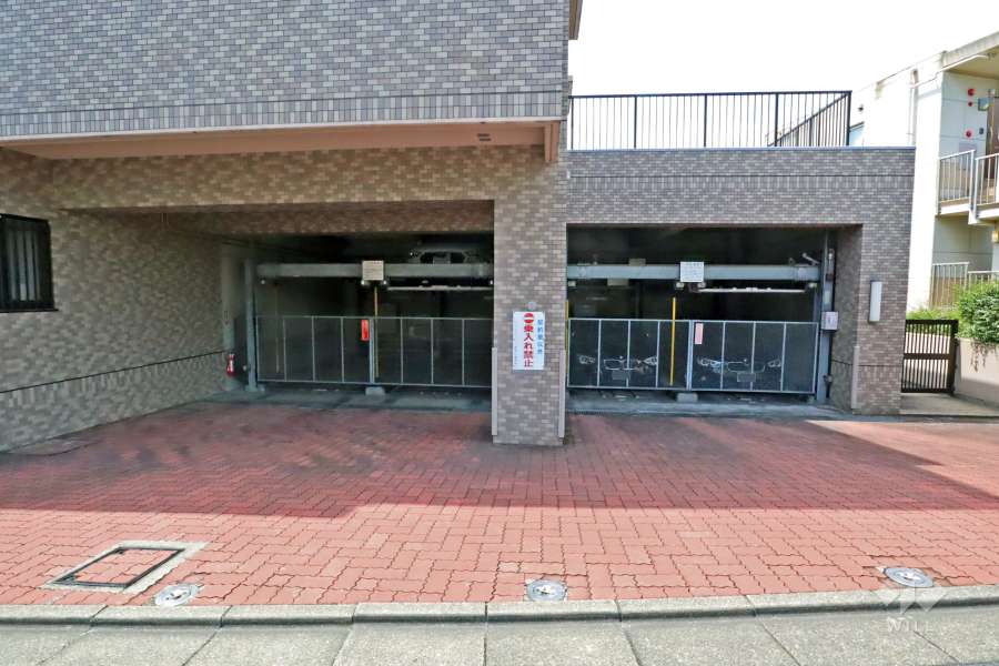 敷地内駐車場（屋内機械式）