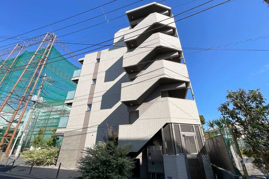 ログ西馬込の外観（南西側から）