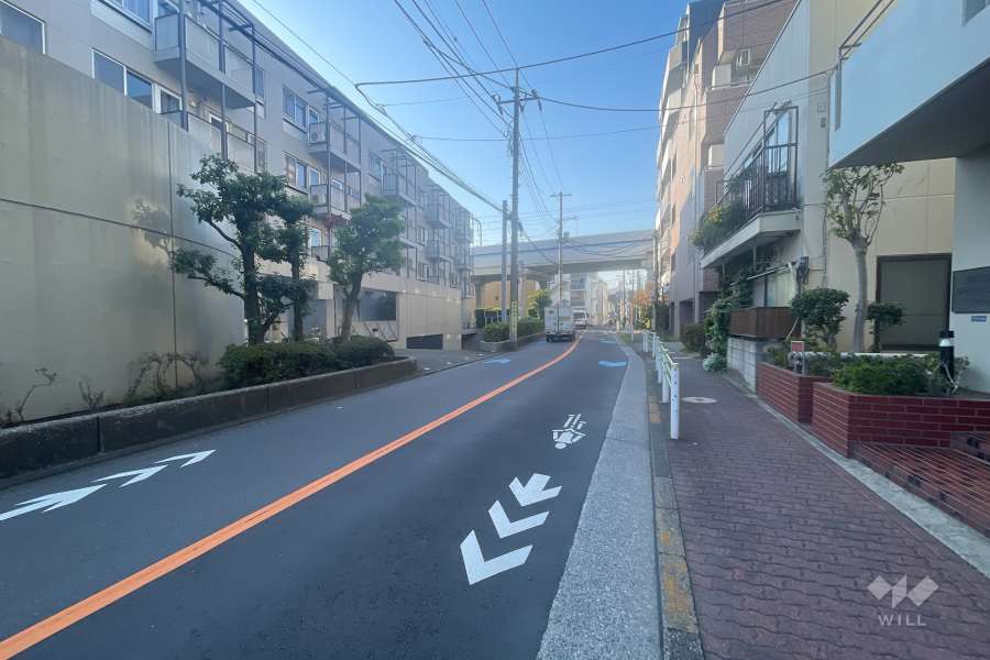 敷地南西側の前面道路