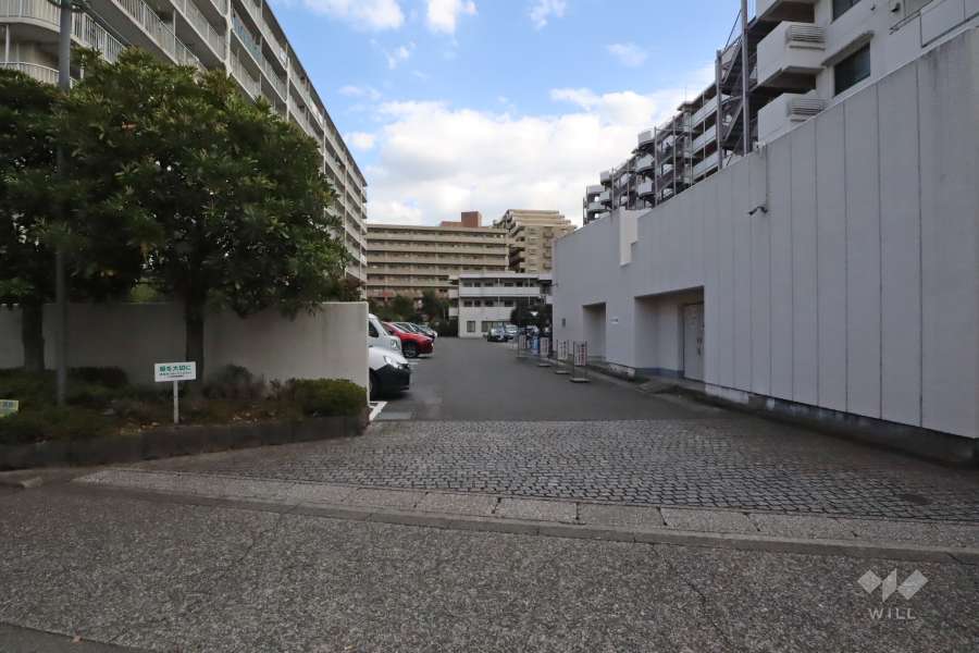 駐車場の出入り口　