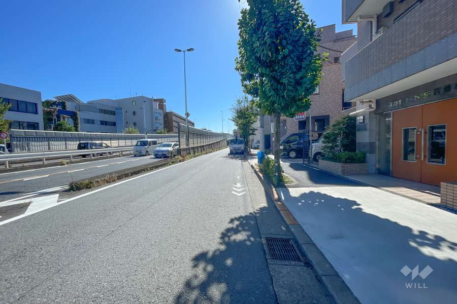 敷地北東側の前面道路　