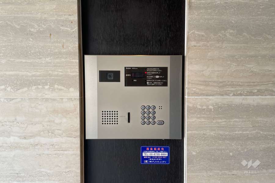 エントランスはオートロック付きです。