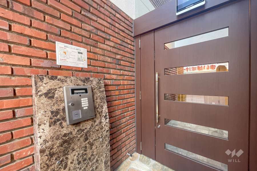 エントランス内はオートロック付きです。