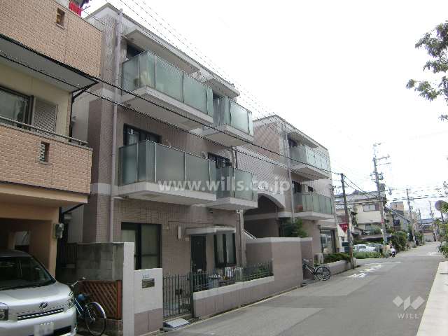 グランドムール武庫川の外観（北東側から）
