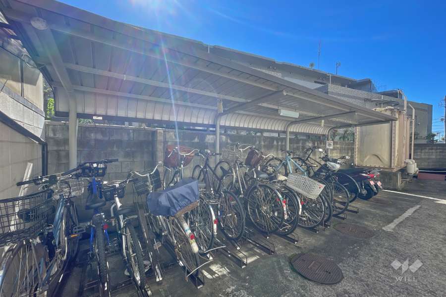 駐輪場（ルーフ付き）