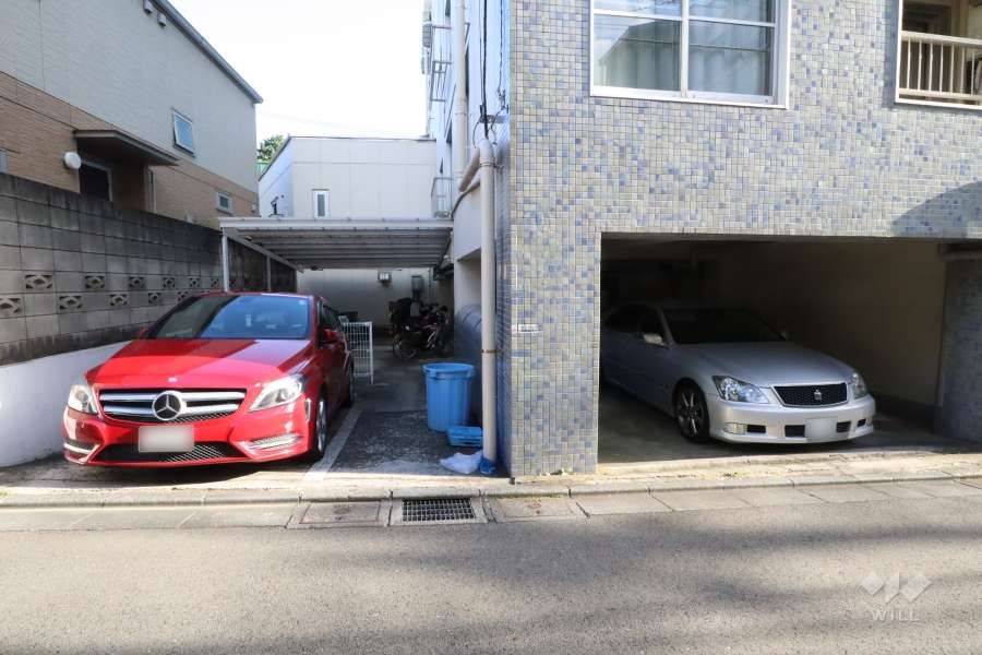 敷地内駐車場（屋外平面式・屋内平面式）