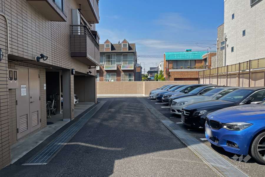 敷地内駐車場（屋外平面式・屋内平面式）