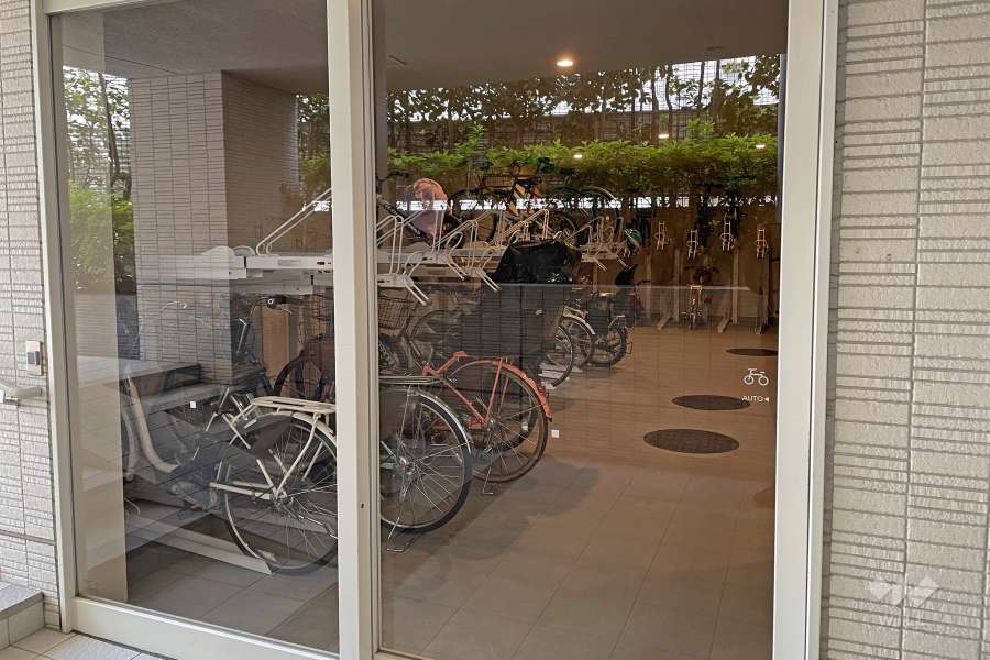 アールブラン田園調布_駐輪場