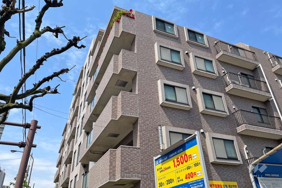 ベルメゾン田園調布一丁目の外観（南東側から)