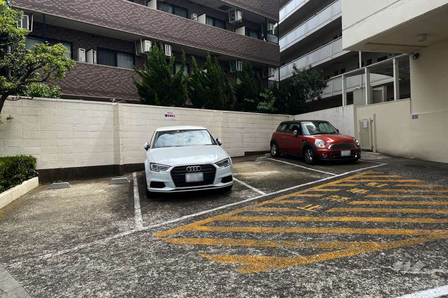 敷地内駐車場（屋外平面式）