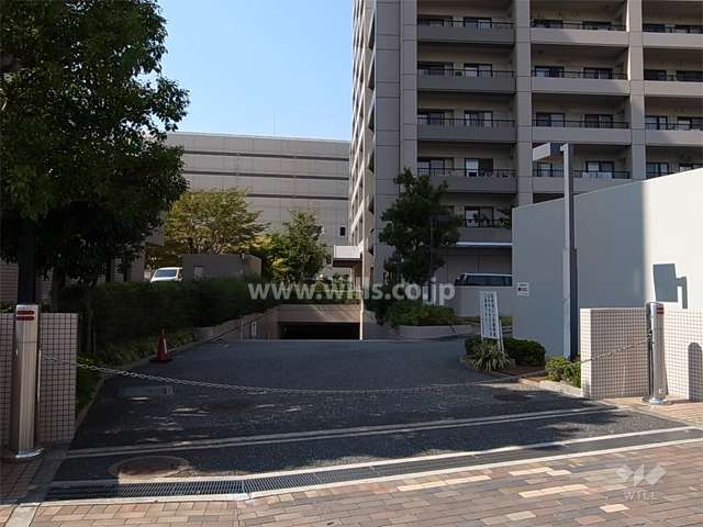 地下駐車場へのアプローチ