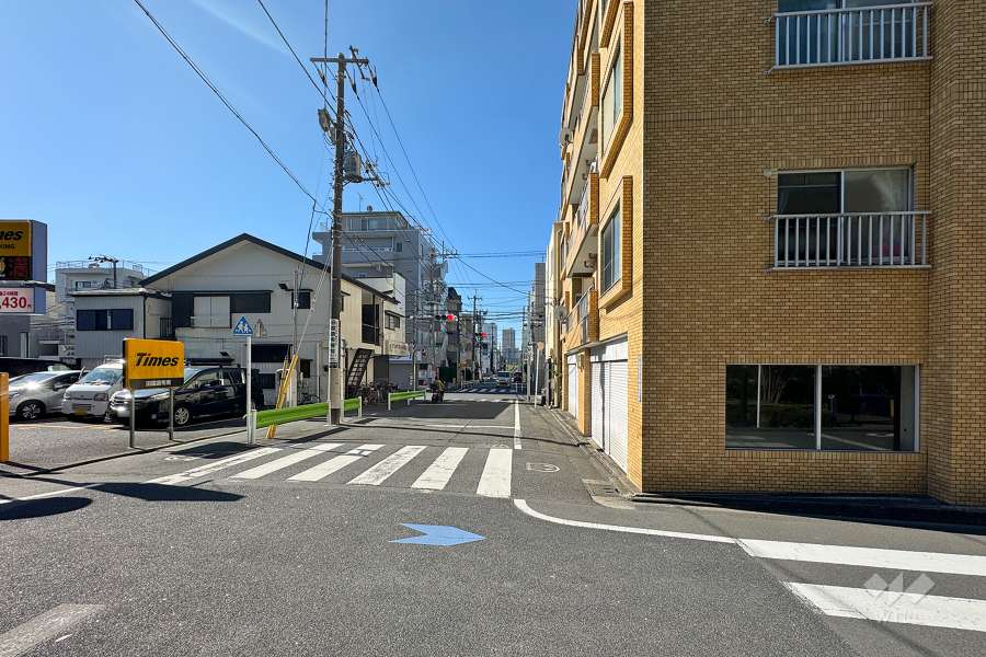 敷地南東側の前面道路
