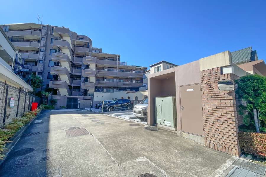 ナイスステージ田園調布南の外観（東側から）