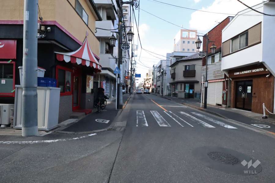 敷地東側の前面道路
