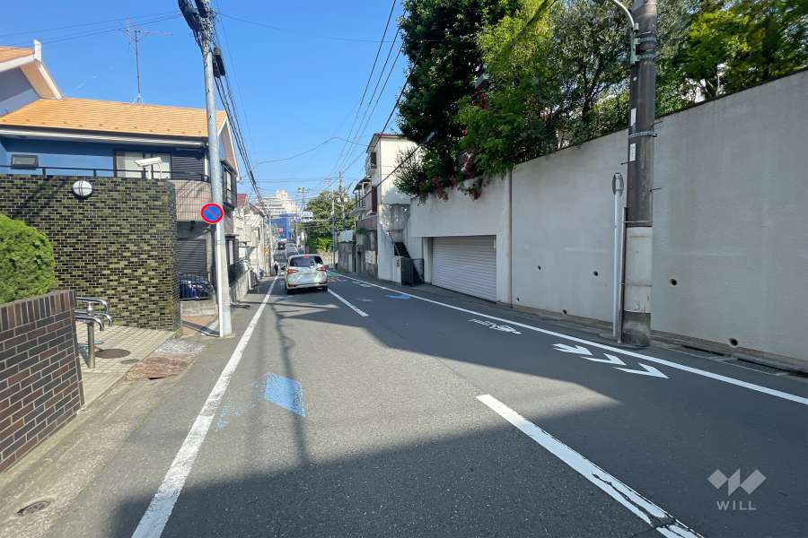 敷地北東側の前面道路　