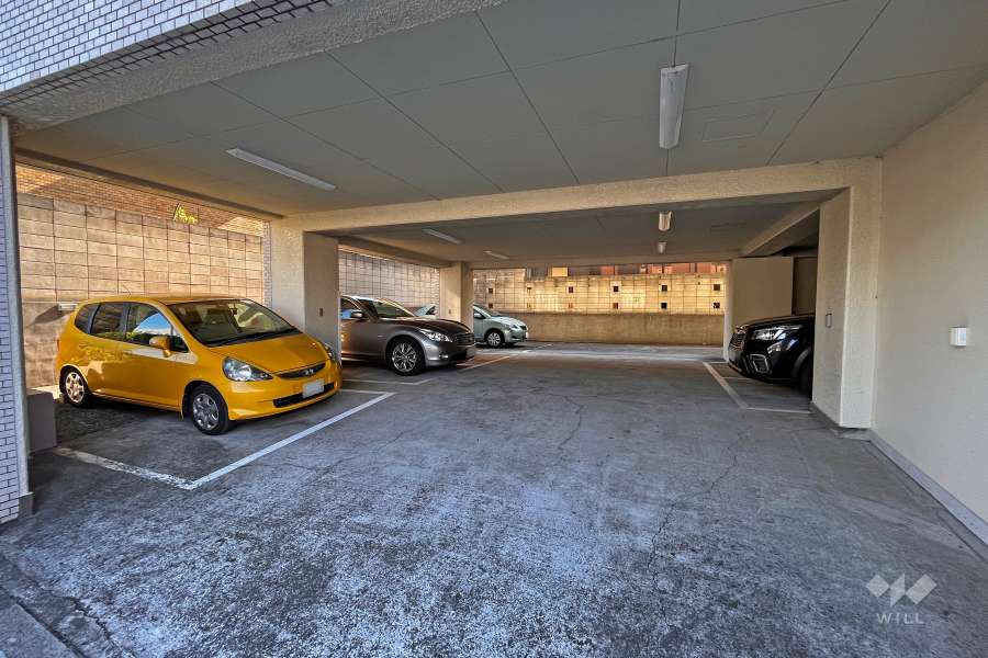 敷地内駐車場（屋内平面式）